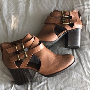 Tilly’s Brown Booties
